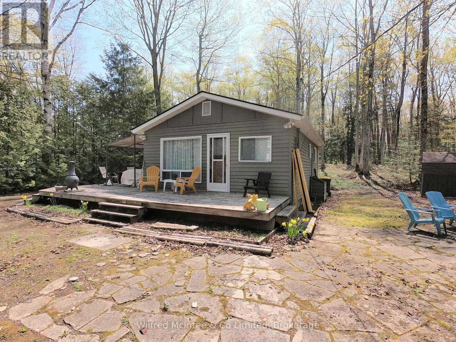 210 THOMPSON AVENUE in 