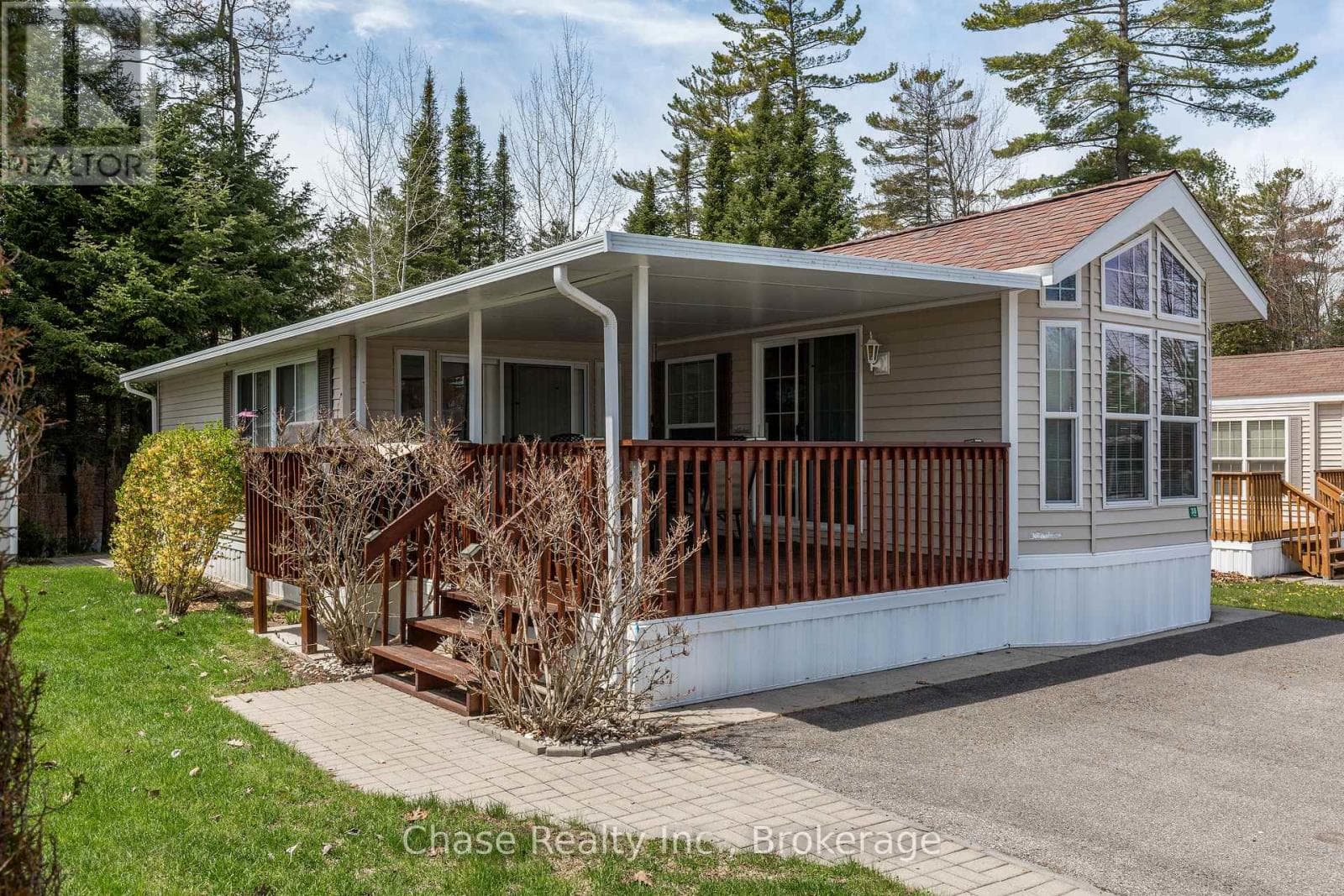 38 TEMAGAMI TRAIL, Oakville-Milton — photo 2