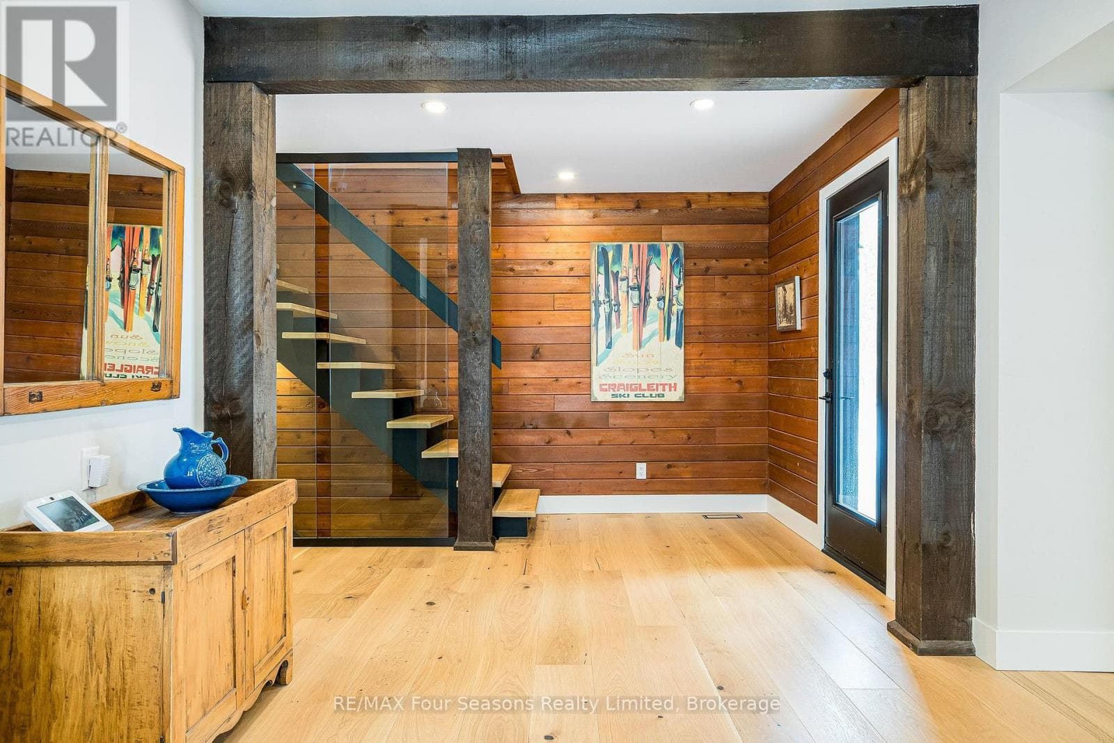 131 CHAMONIX CRESCENT, OnePoint — photo 5