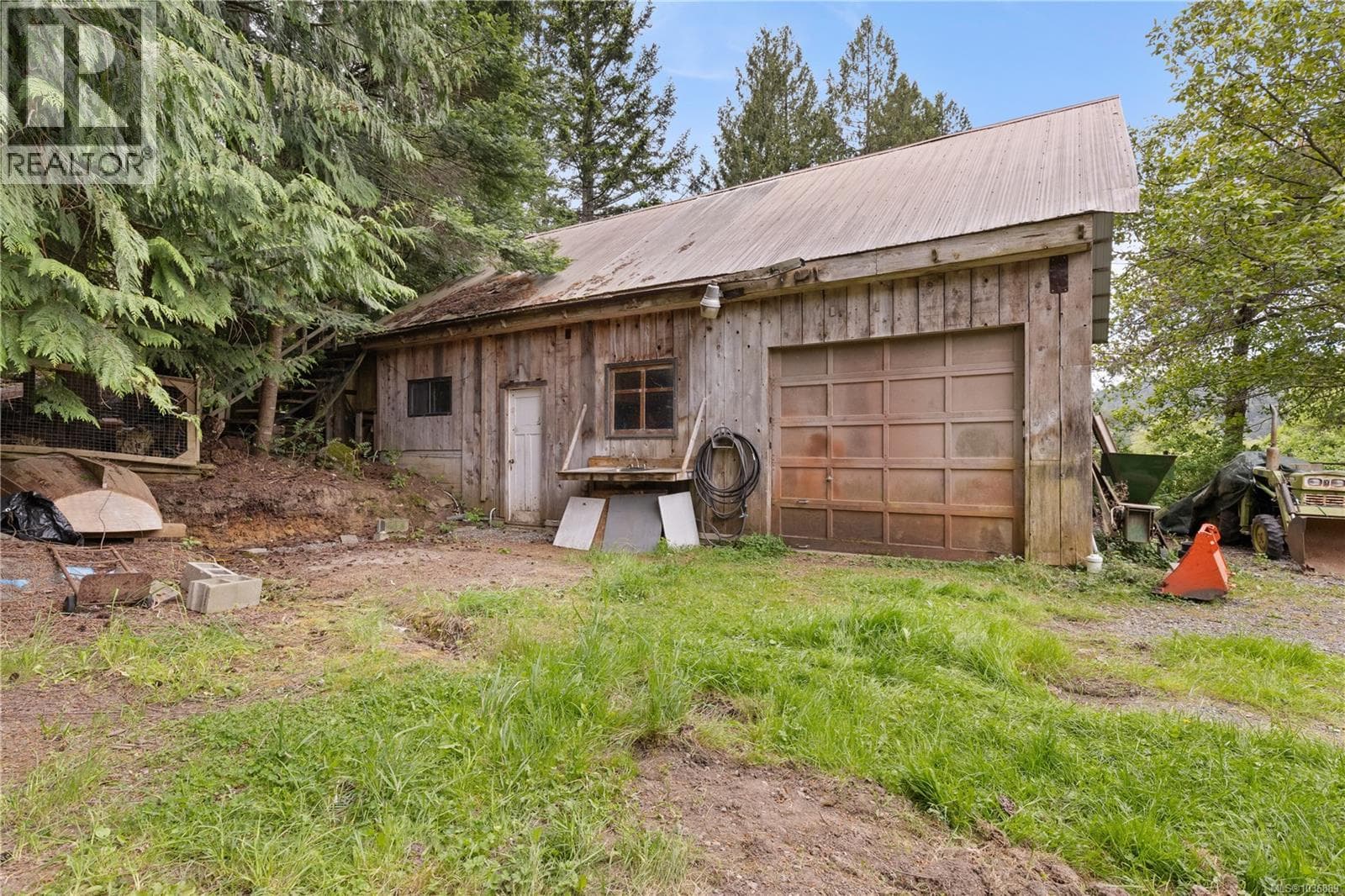 1139 Lippincott Rd, Victoria — photo 4