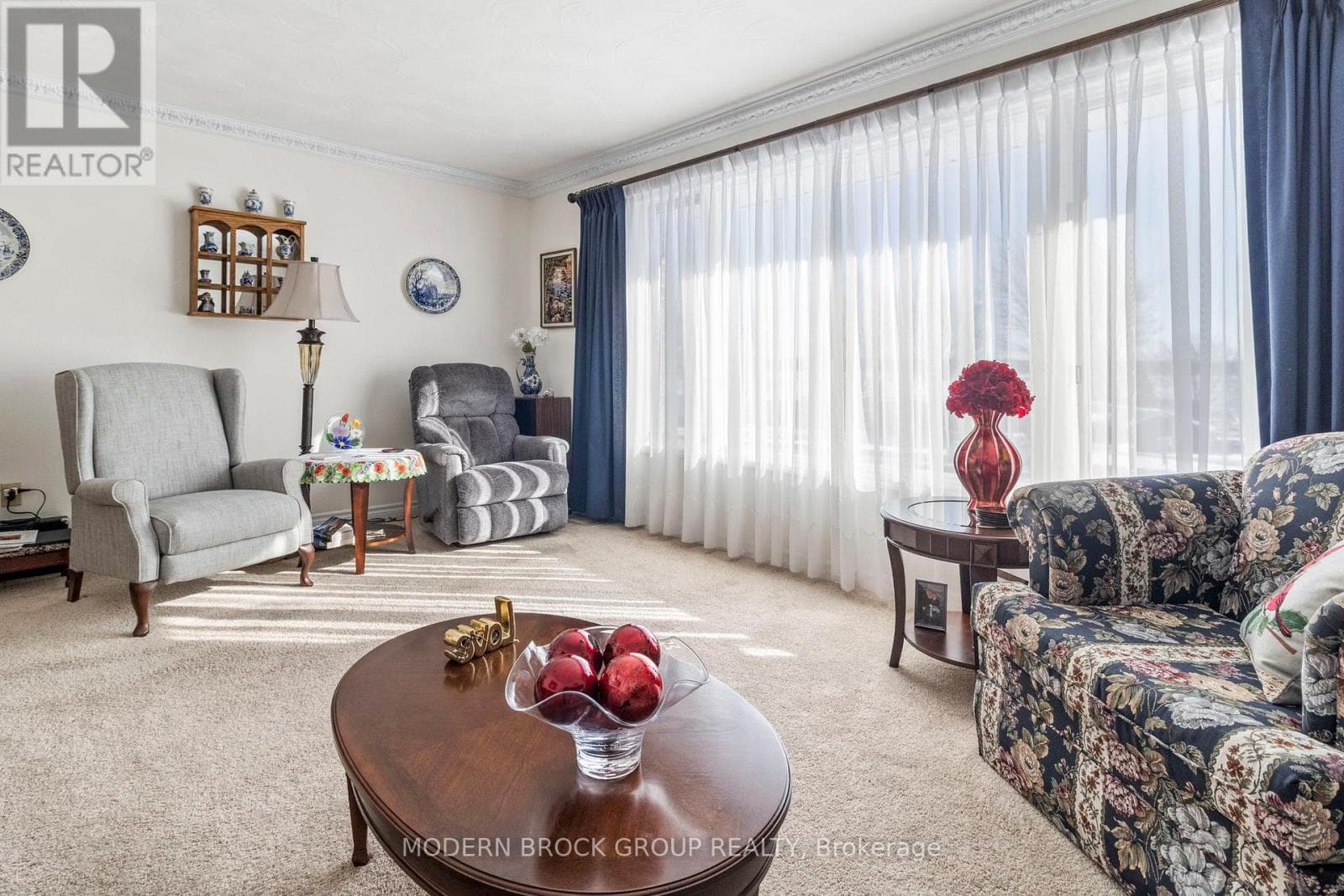24 BERNARD CRESCENT, Rideau St.Lawrence — photo 5