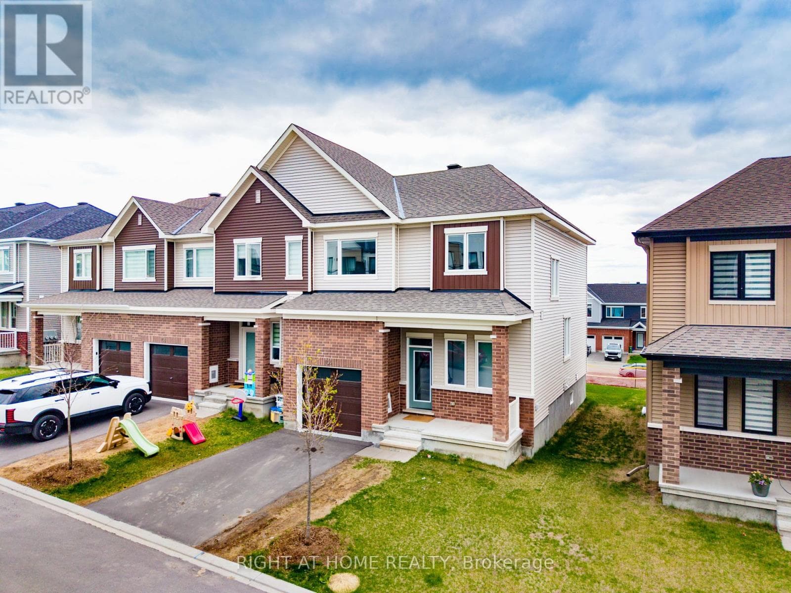 106 BEEBALM CRESCENT, Ottawa — photo 2