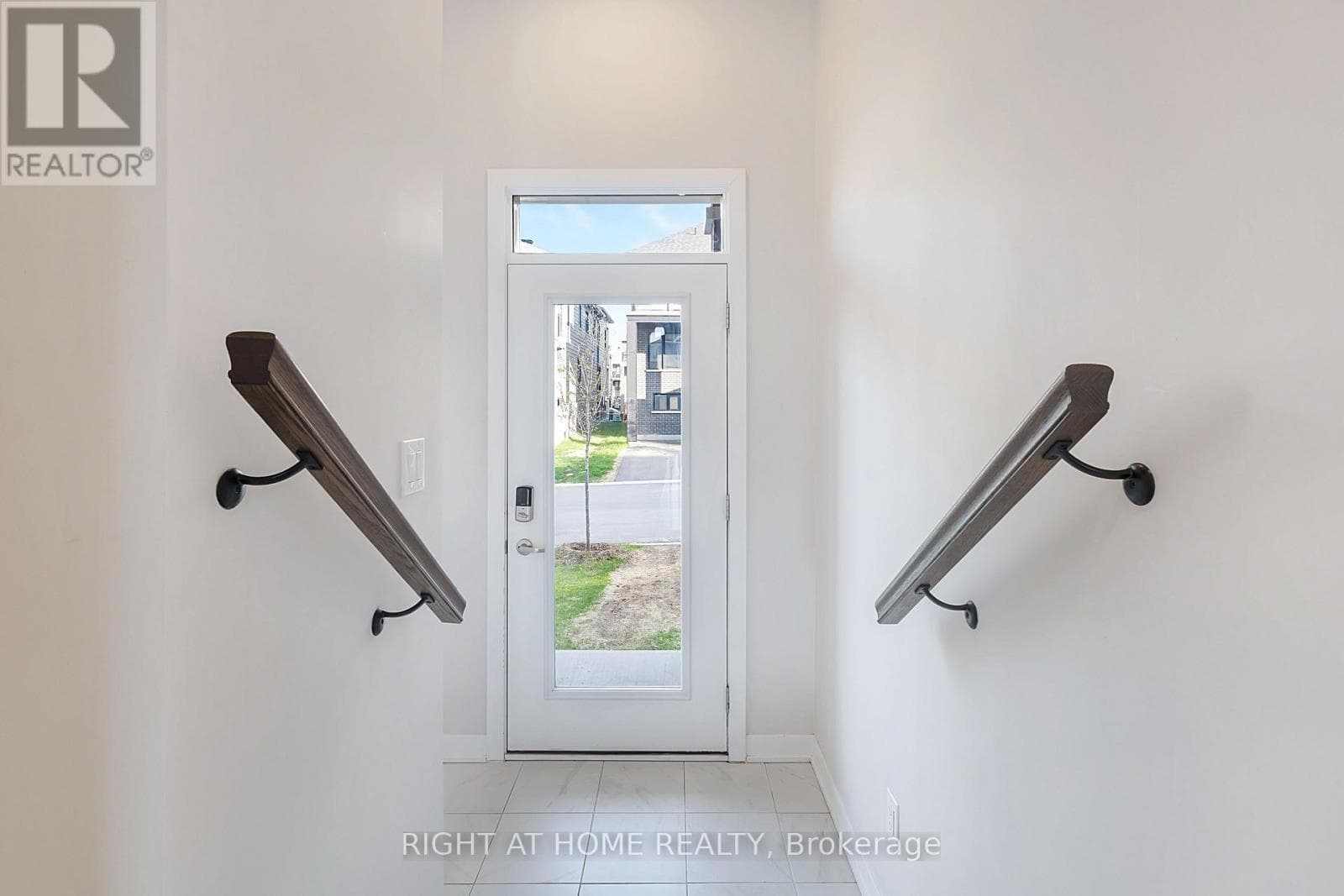106 BEEBALM CRESCENT, Ottawa — photo 3