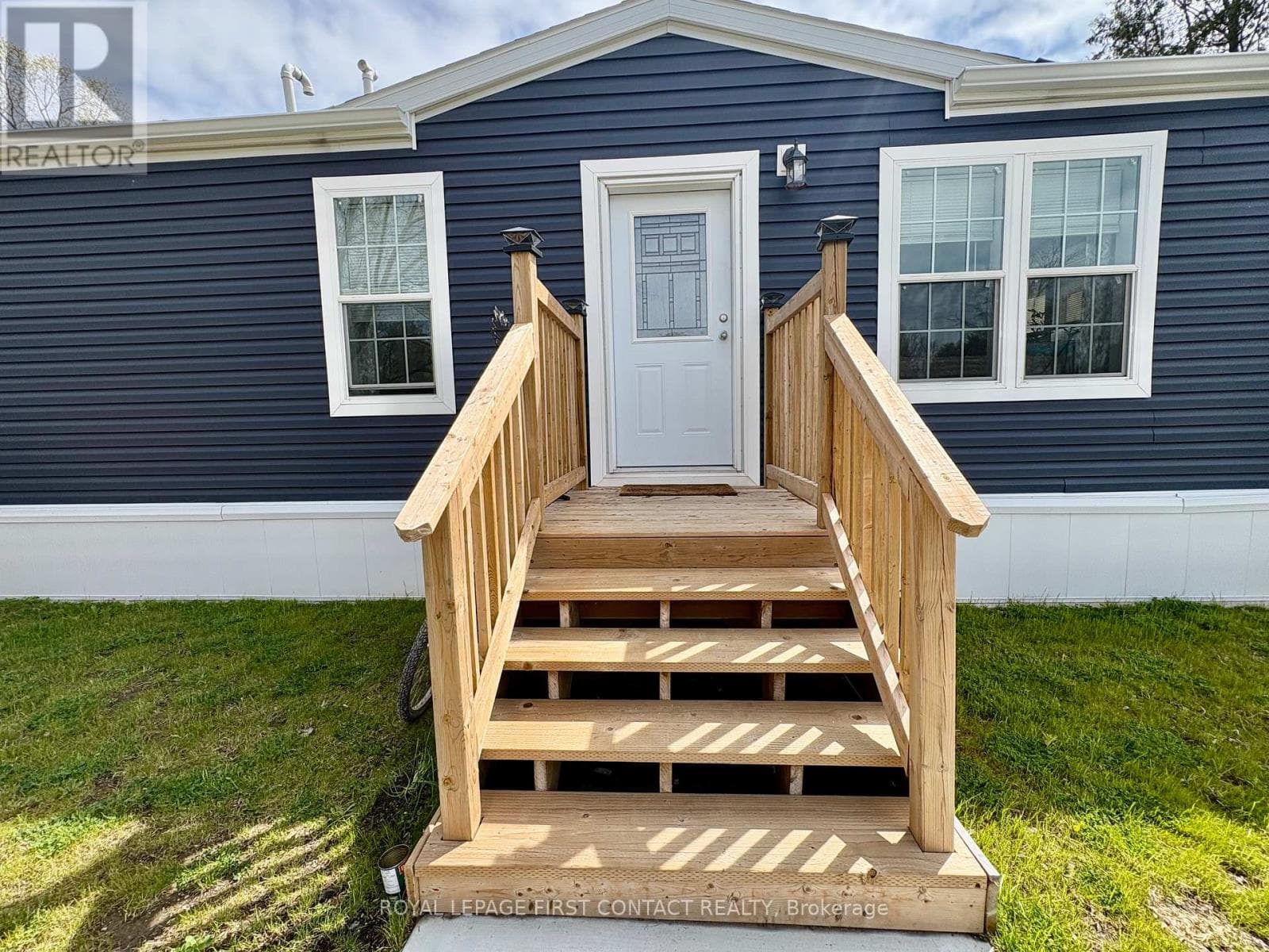 40 SHAMROCK CRESCENT, Toronto — photo 2