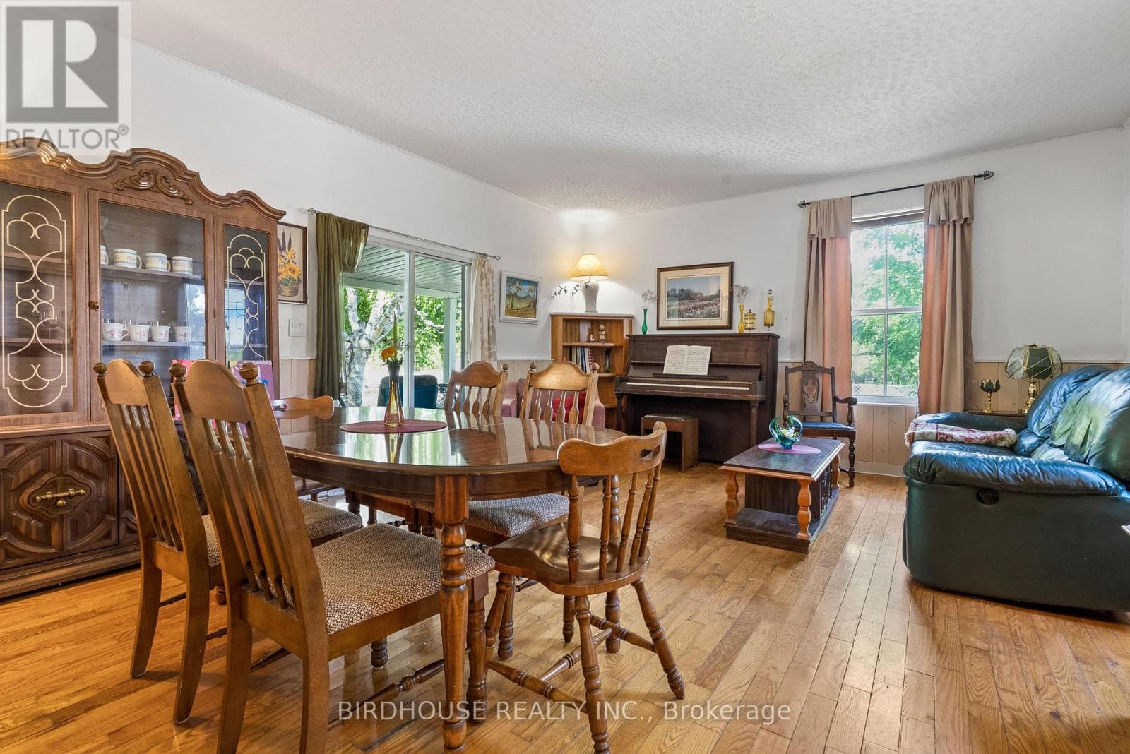 70 RIDOUT STREET, Central Lakes — photo 5