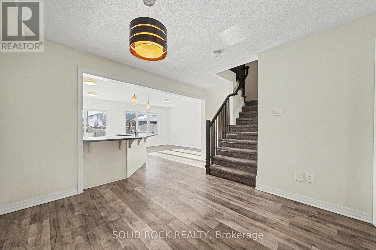 407 WHITE ARCTIC AVENUE, Ottawa — photo 5