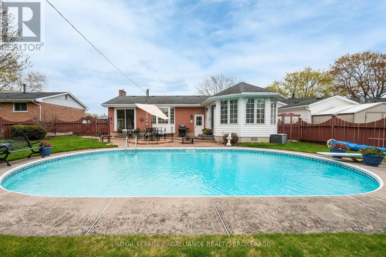 201 CAMBERLEY CRESCENT in Henderson