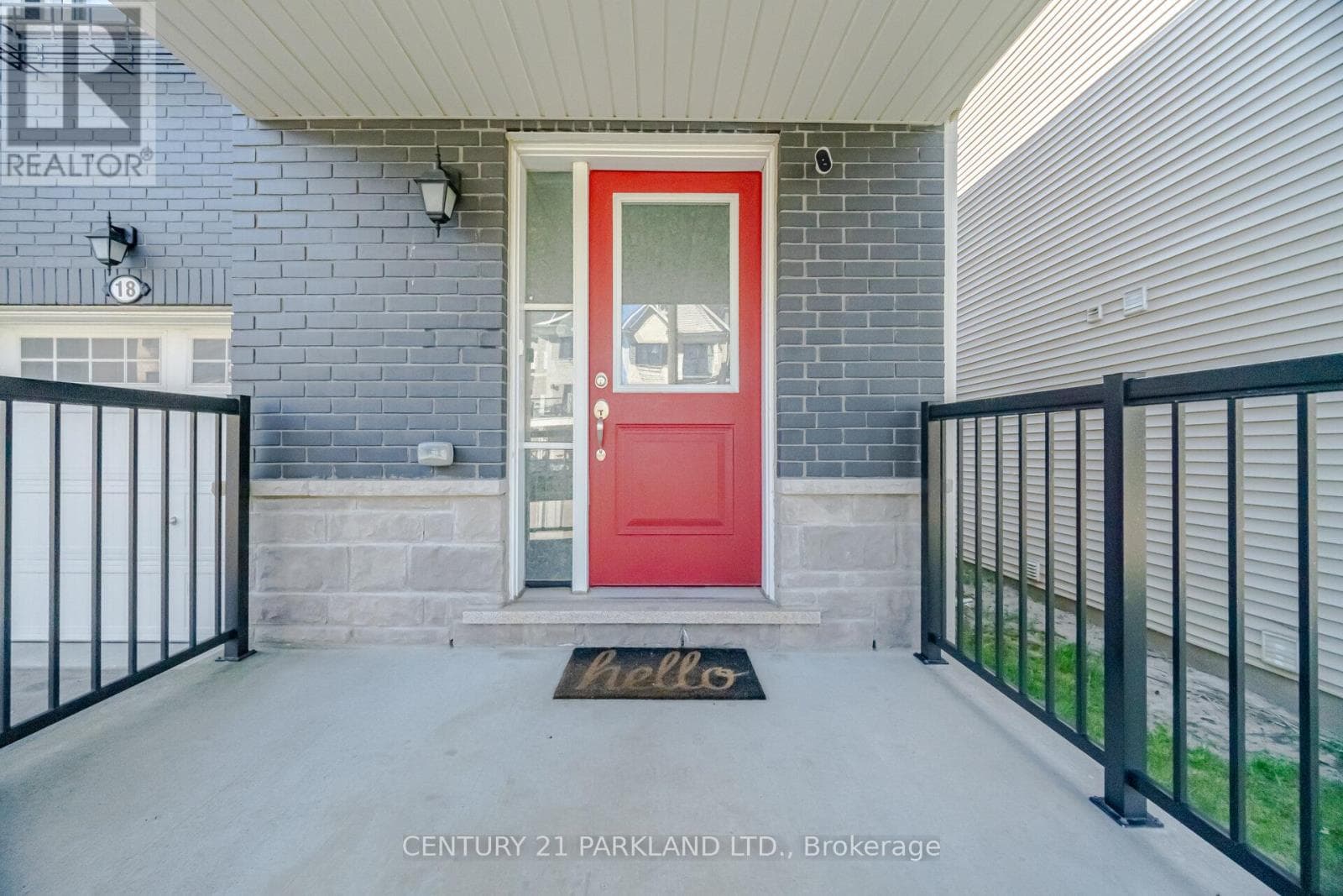 18 WIMSHAW LANE, Toronto — photo 2