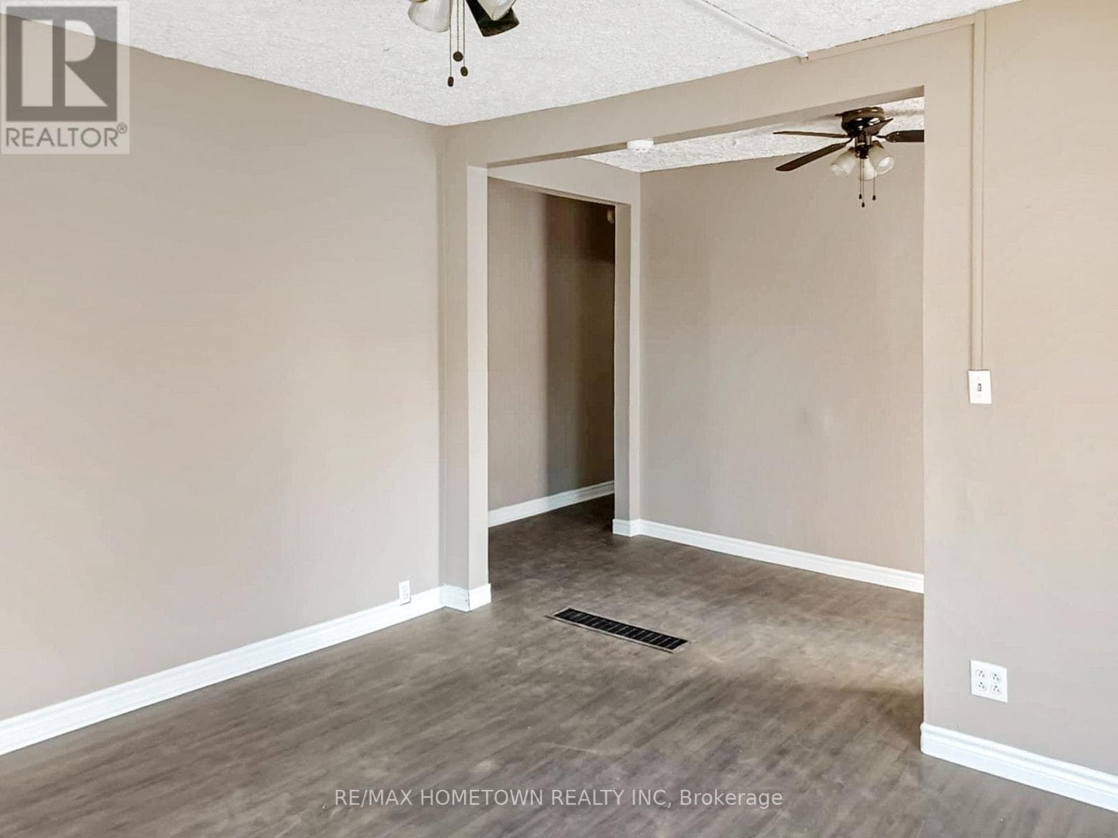 5 ROBINSON AVENUE, Rideau St.Lawrence — photo 4