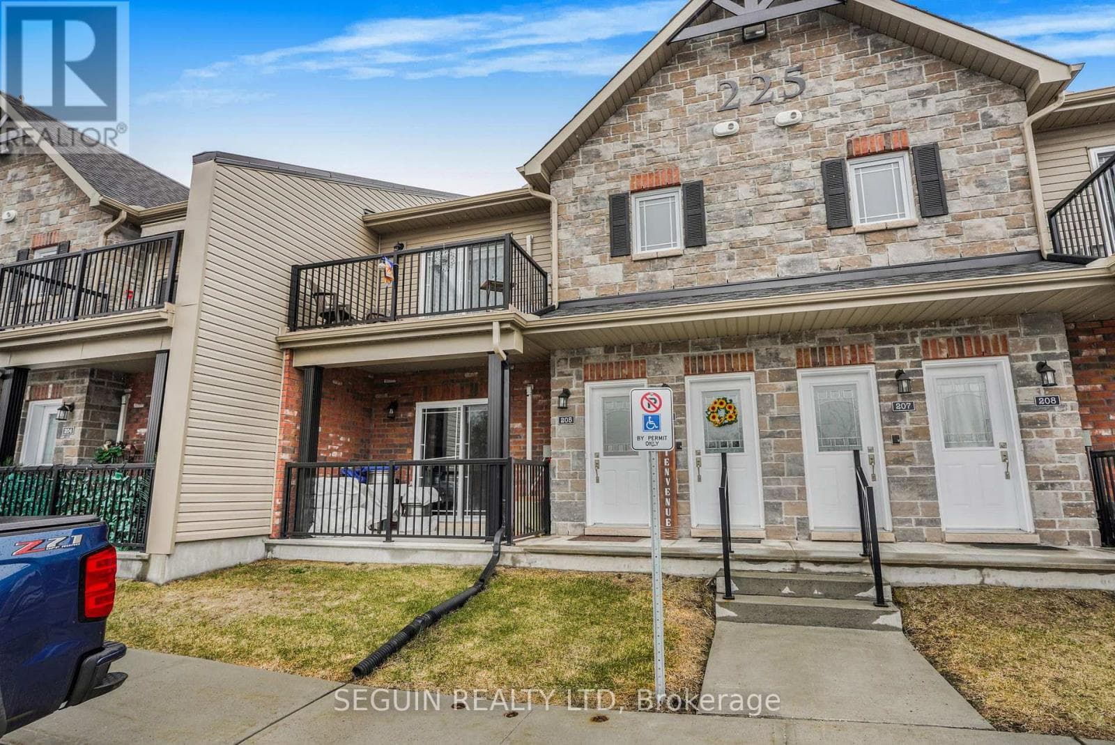 205 - 225 SPENCE AVENUE, Cornwall — photo 2