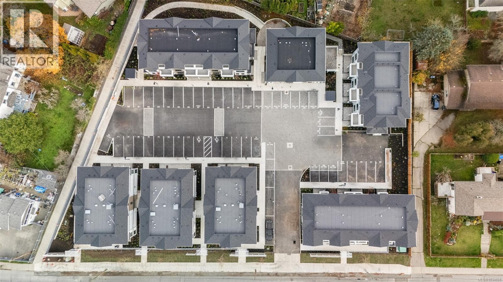 4201 TYNDALL AVENUE, Victoria — photo 2