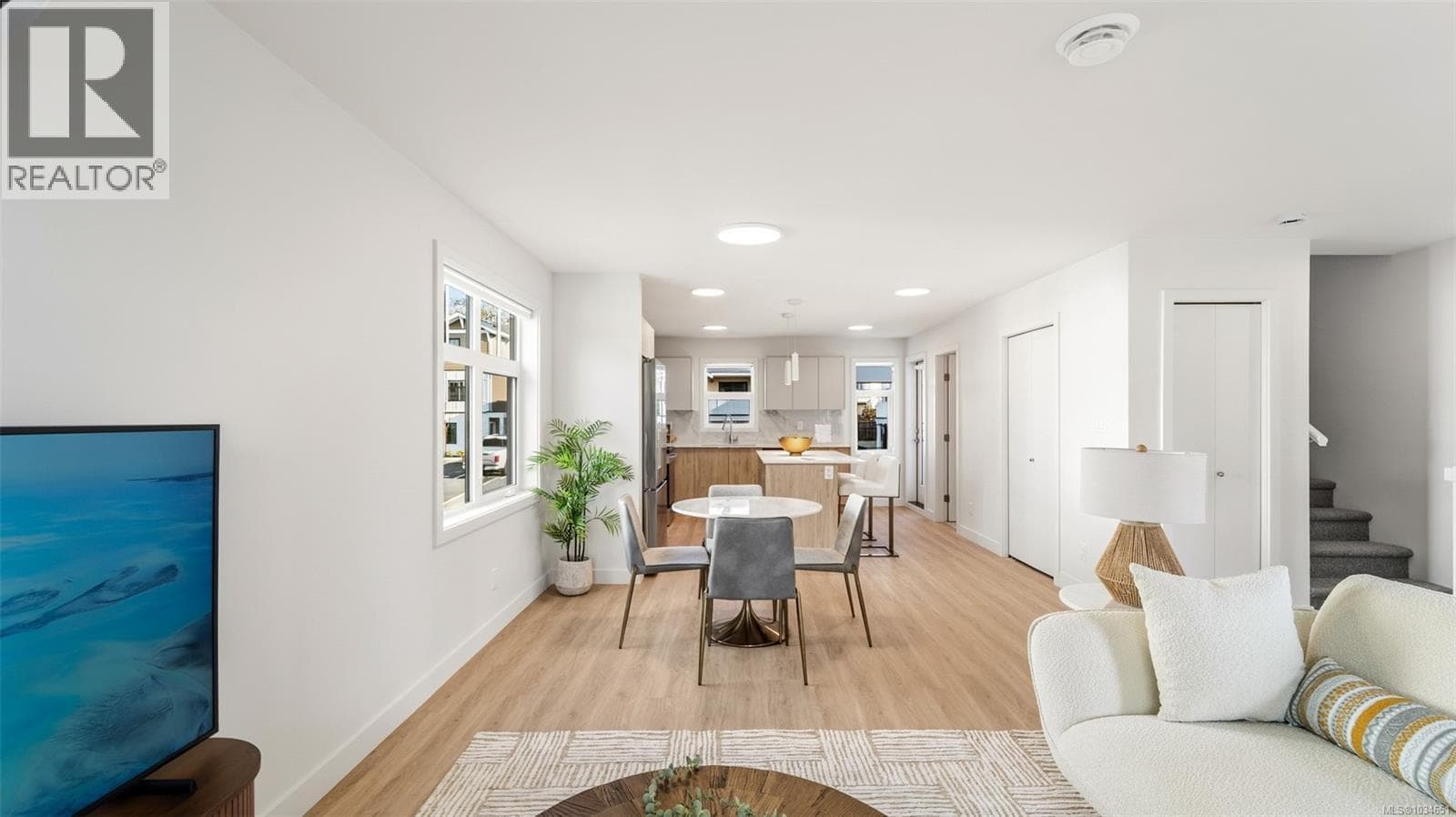 4201 TYNDALL AVENUE, Victoria — photo 5