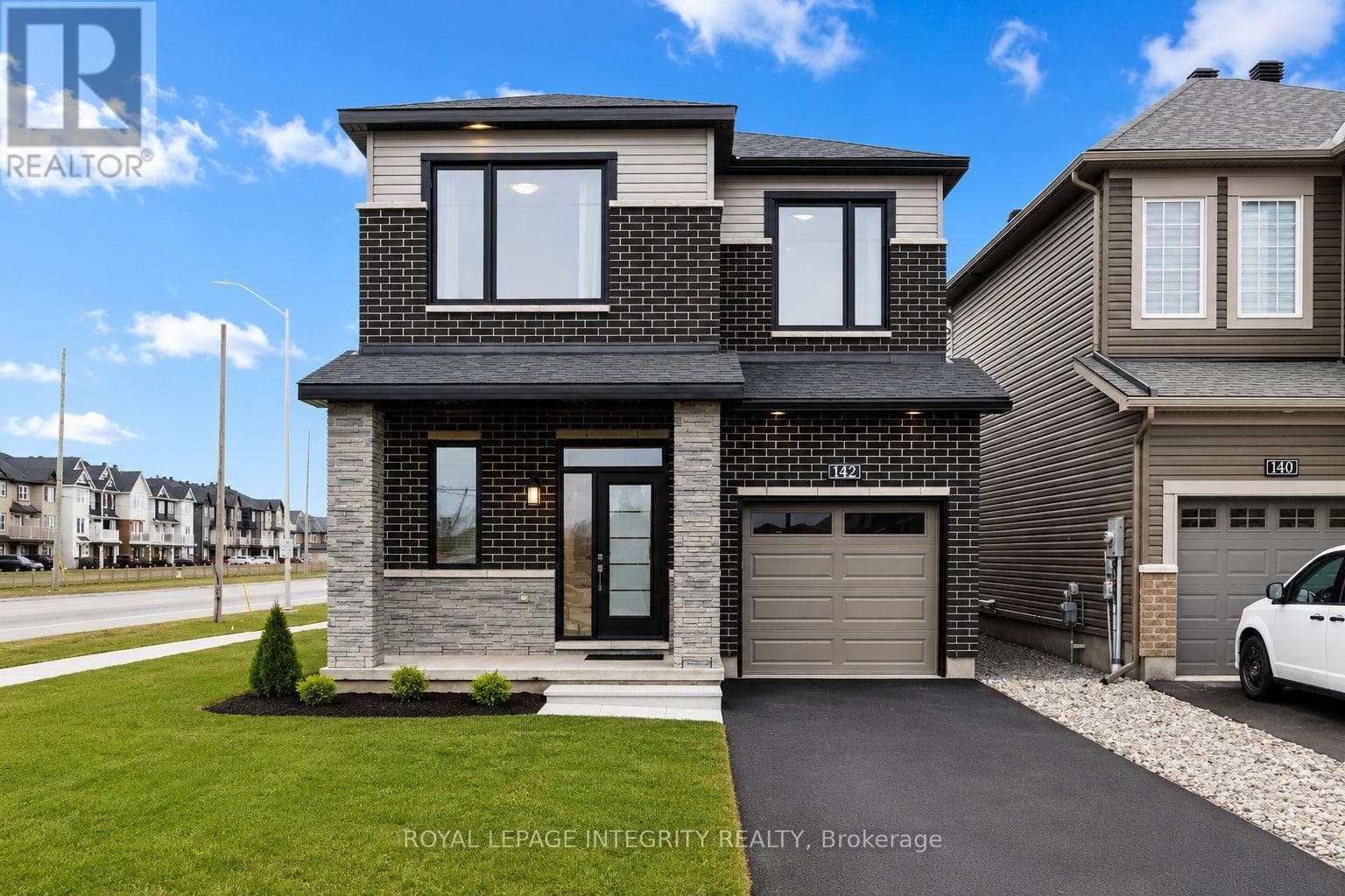 142 SHALLOW POND PLACE E in PORTOBELLO SOUTH