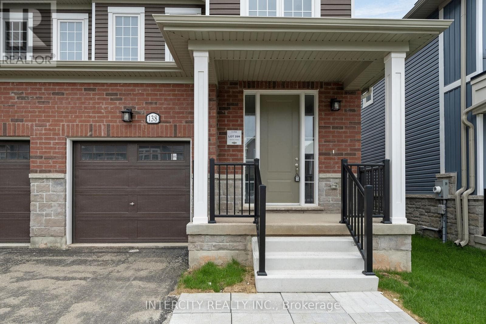 138 MCGILL AVENUE, Toronto — photo 2