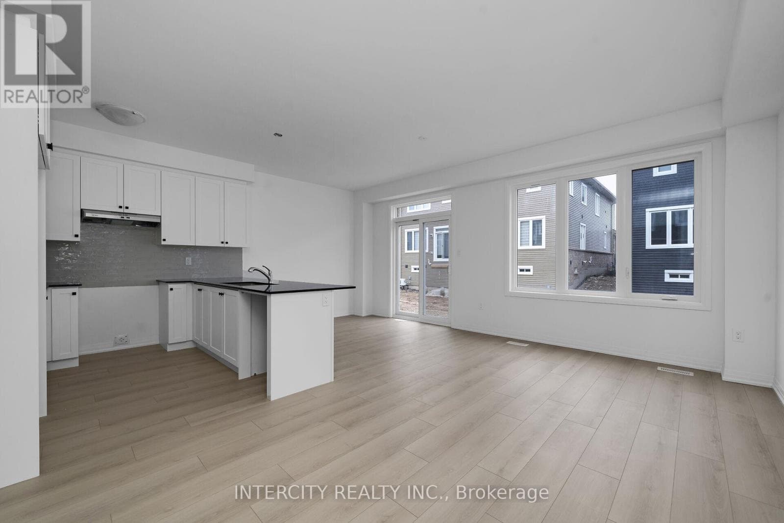 138 MCGILL AVENUE, Toronto — photo 5