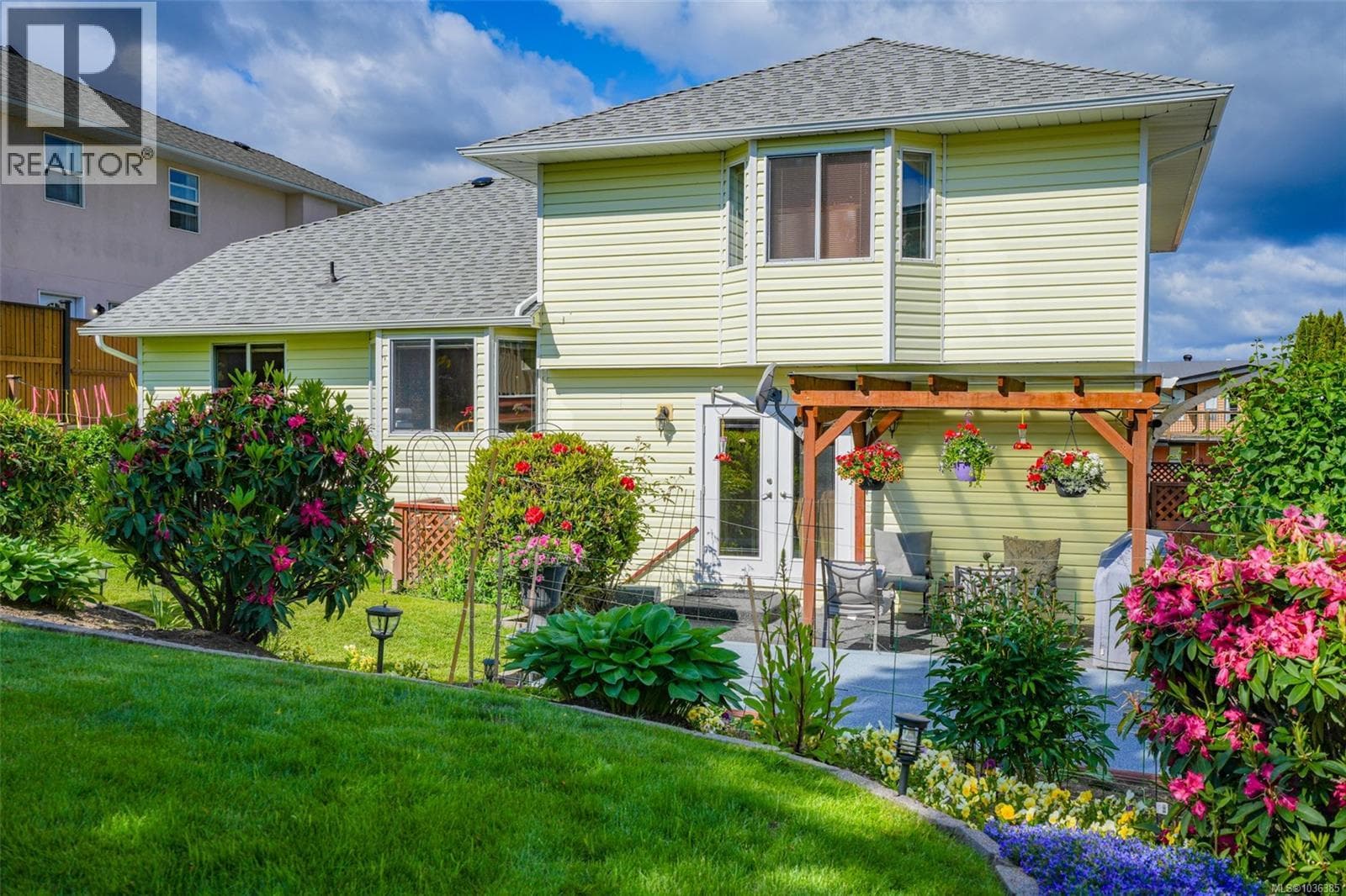 3141 McNaughton Ave, Vancouver Island — photo 2