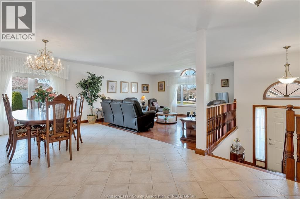 178 ELLISON AVENUE, Windsor — photo 3