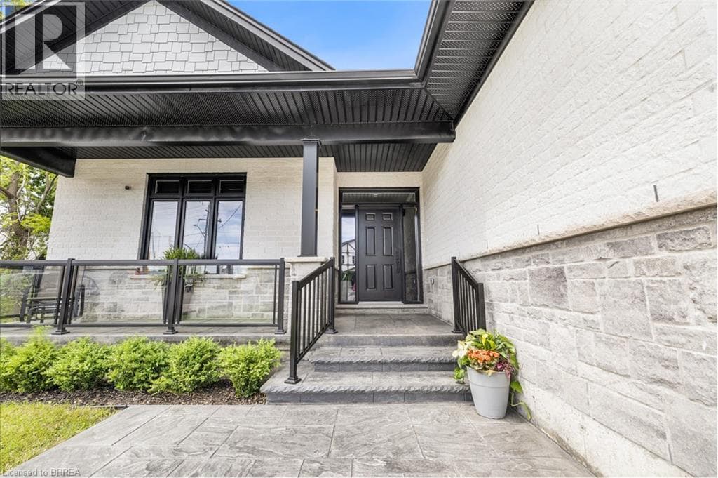 442 JAMES STREET, Brantford — photo 2