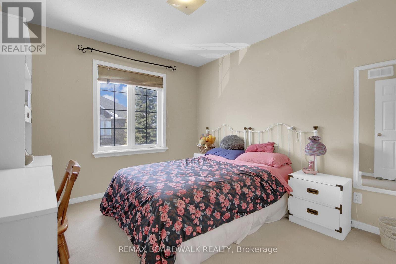 5 MAPLE PARK PRIVATE, Ottawa — photo 2