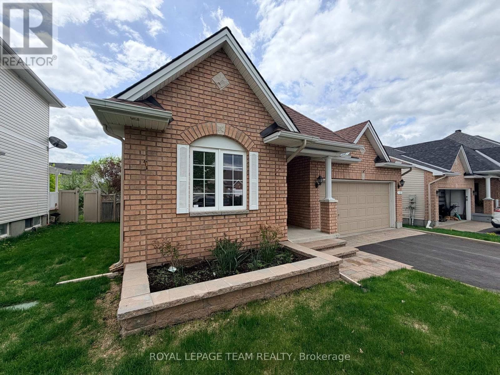 13 MELVILLE ROAD, Ottawa — photo 2