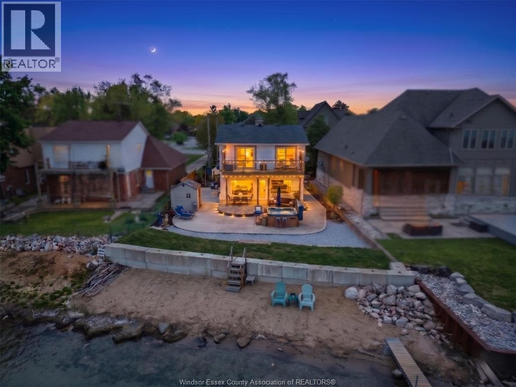 12086 RIVERSIDE DRIVE East in 