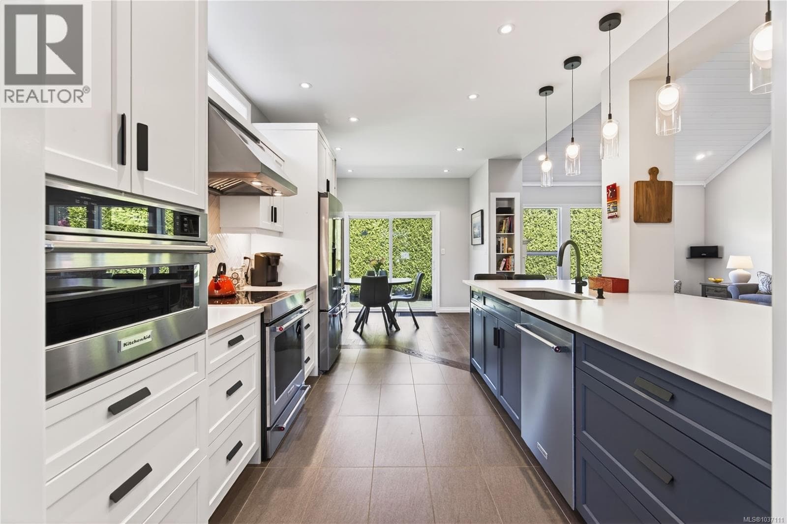 5547 SUNRIDGE PLAZA, Vancouver Island — photo 5