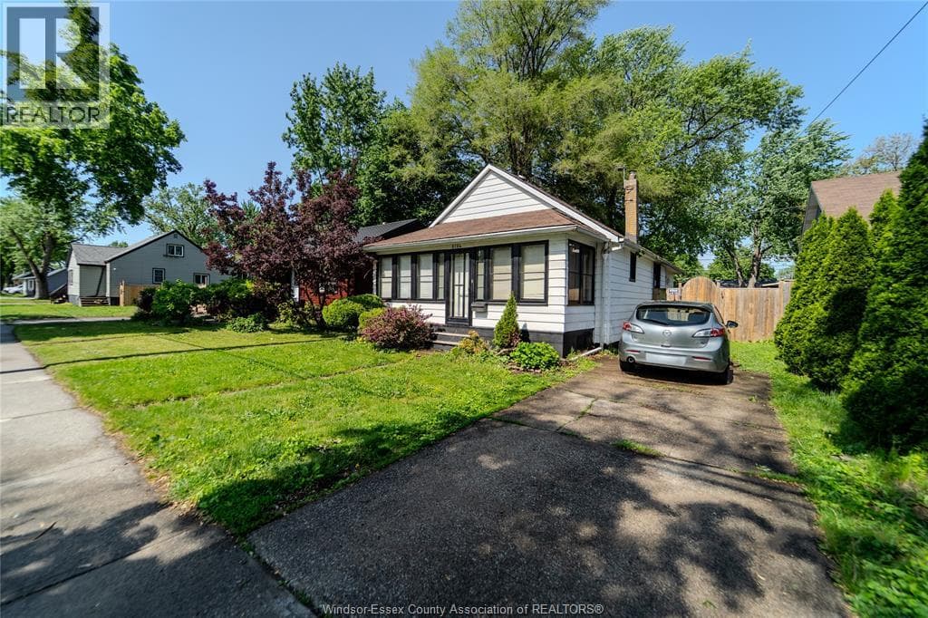 3764 Matchett ROAD, Windsor — photo 2
