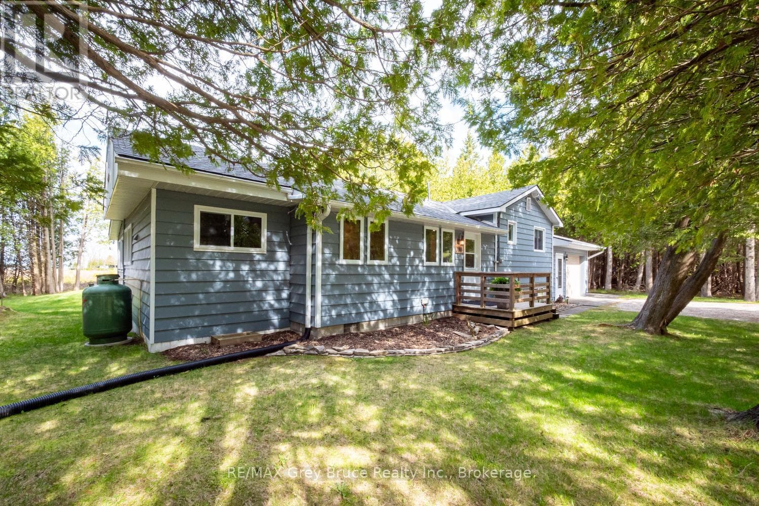 188 BAIE STREET, OnePoint — photo 2