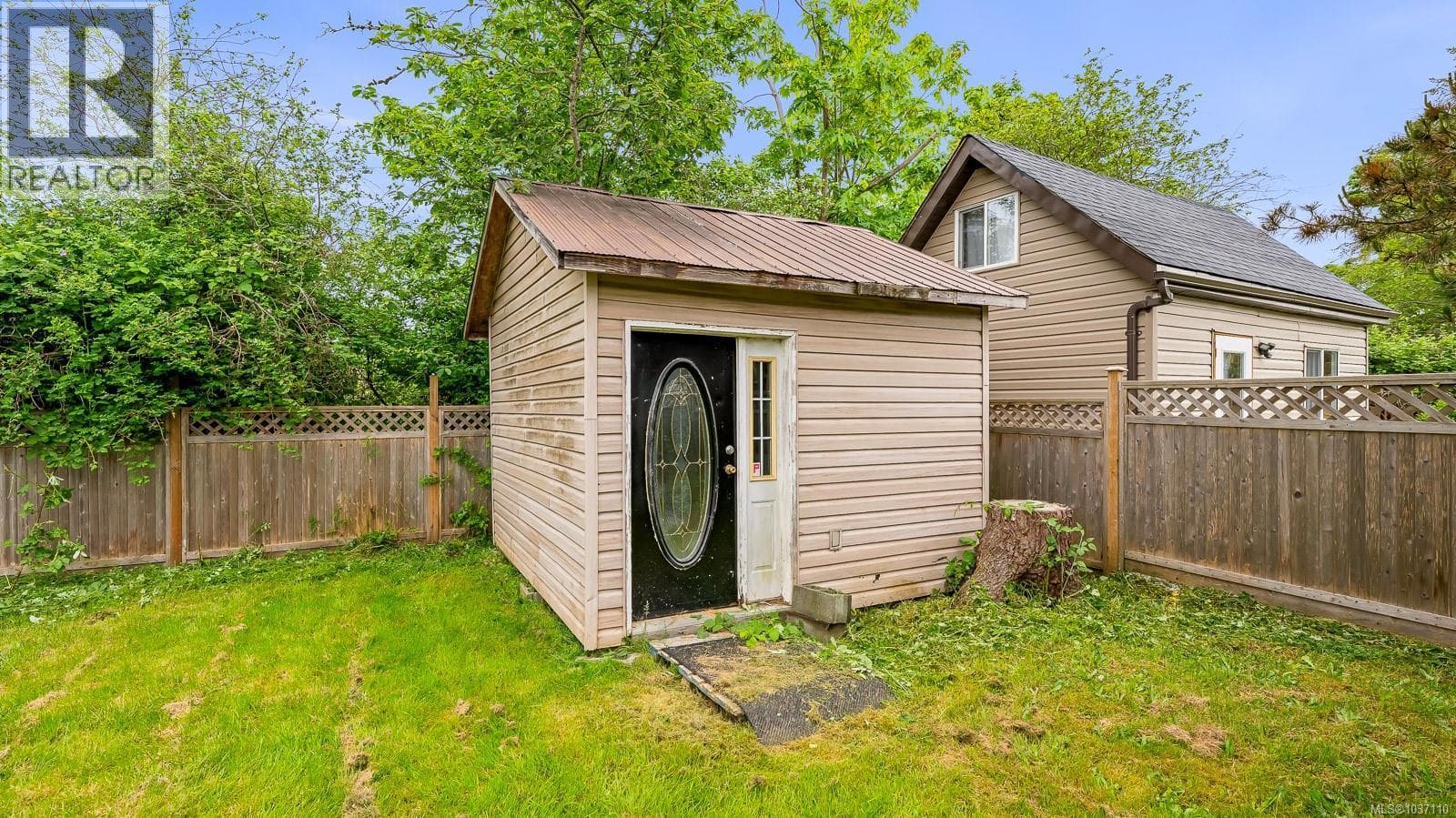 2442 FITZGERALD AVENUE, Vancouver Island — photo 5