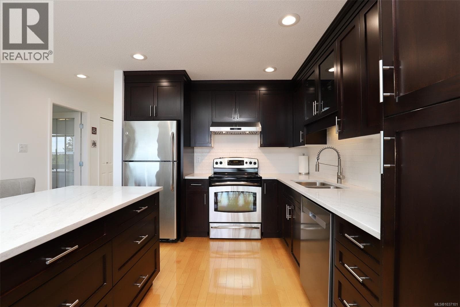 206 330 Dogwood St, Vancouver Island — photo 5