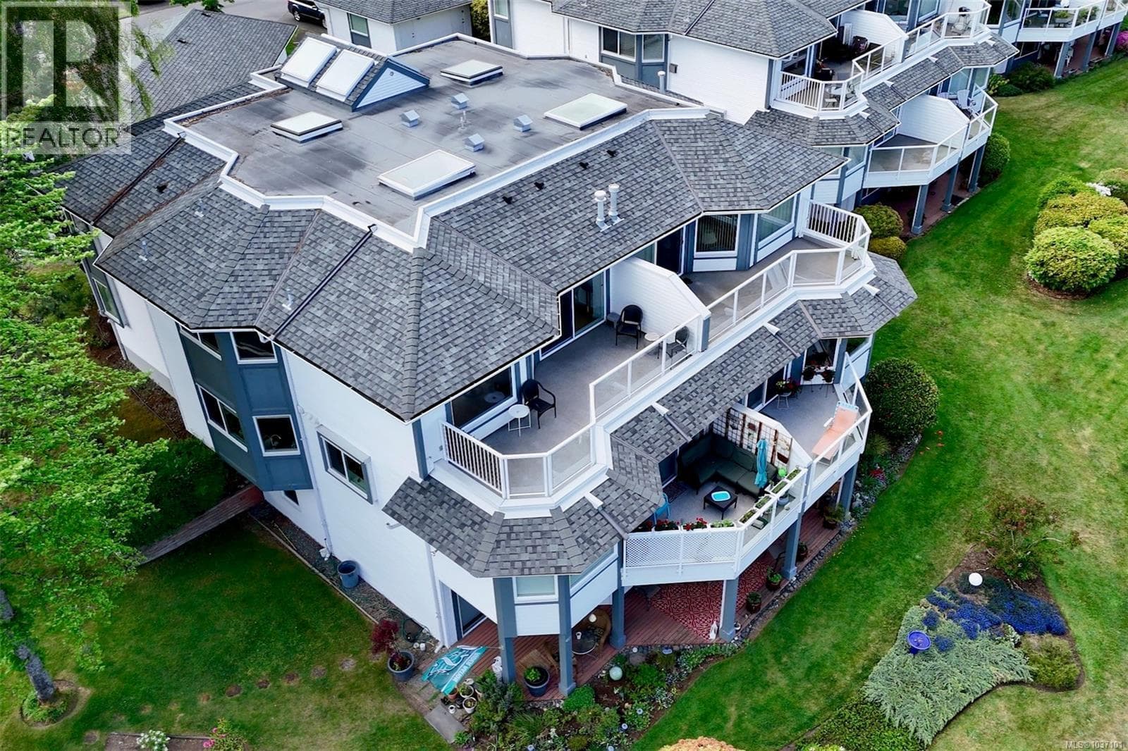 206 330 Dogwood St, Vancouver Island
