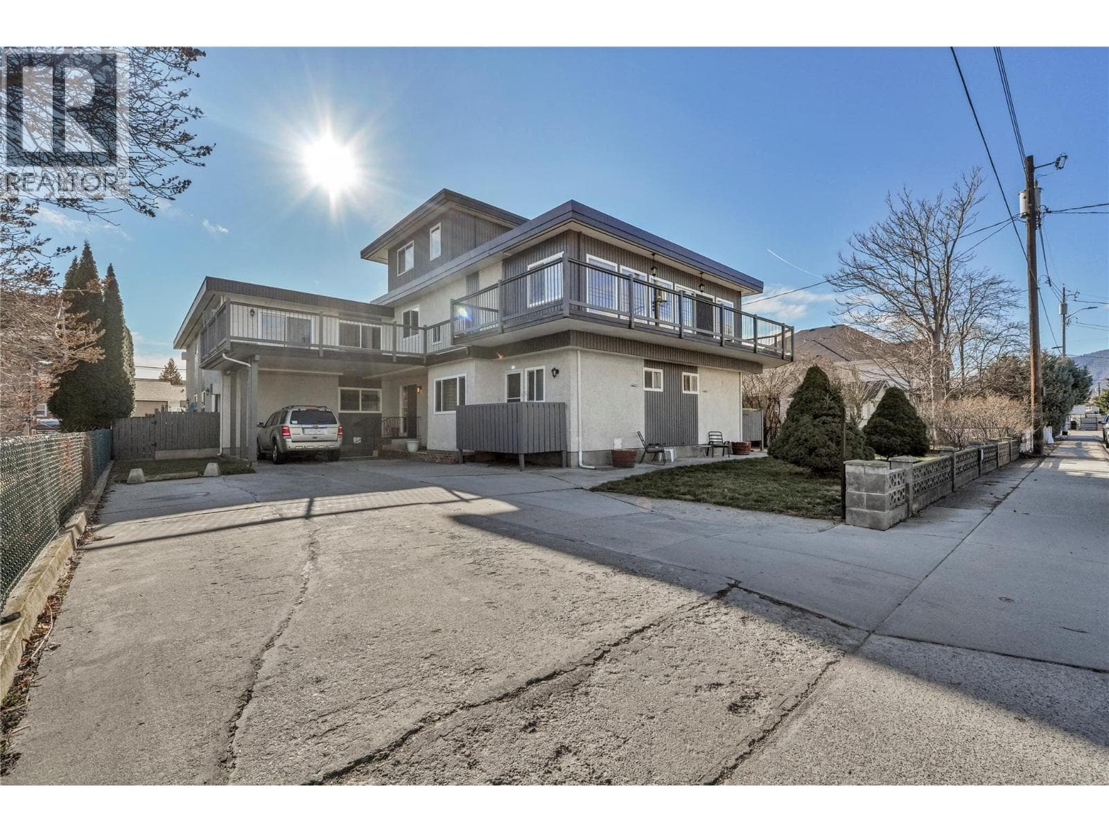 328 NANAIMO AVENUE WEST in 