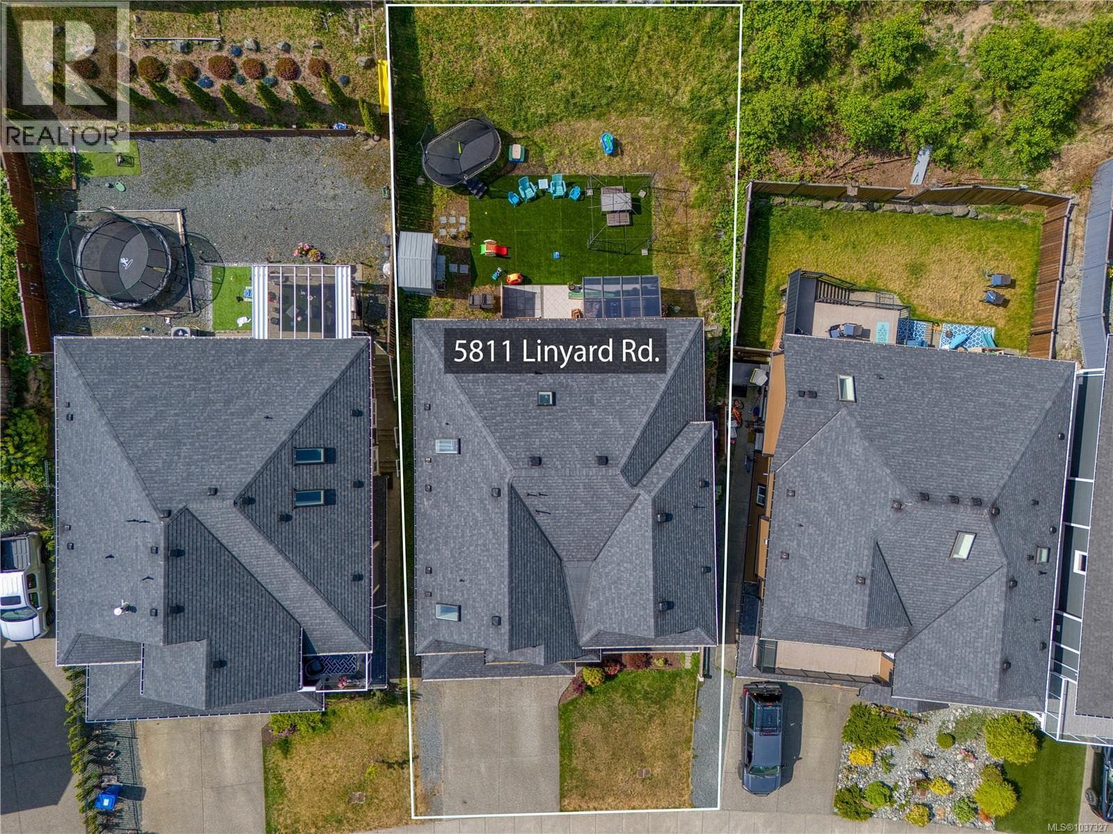 5811 LINYARD ROAD, Vancouver Island — photo 2