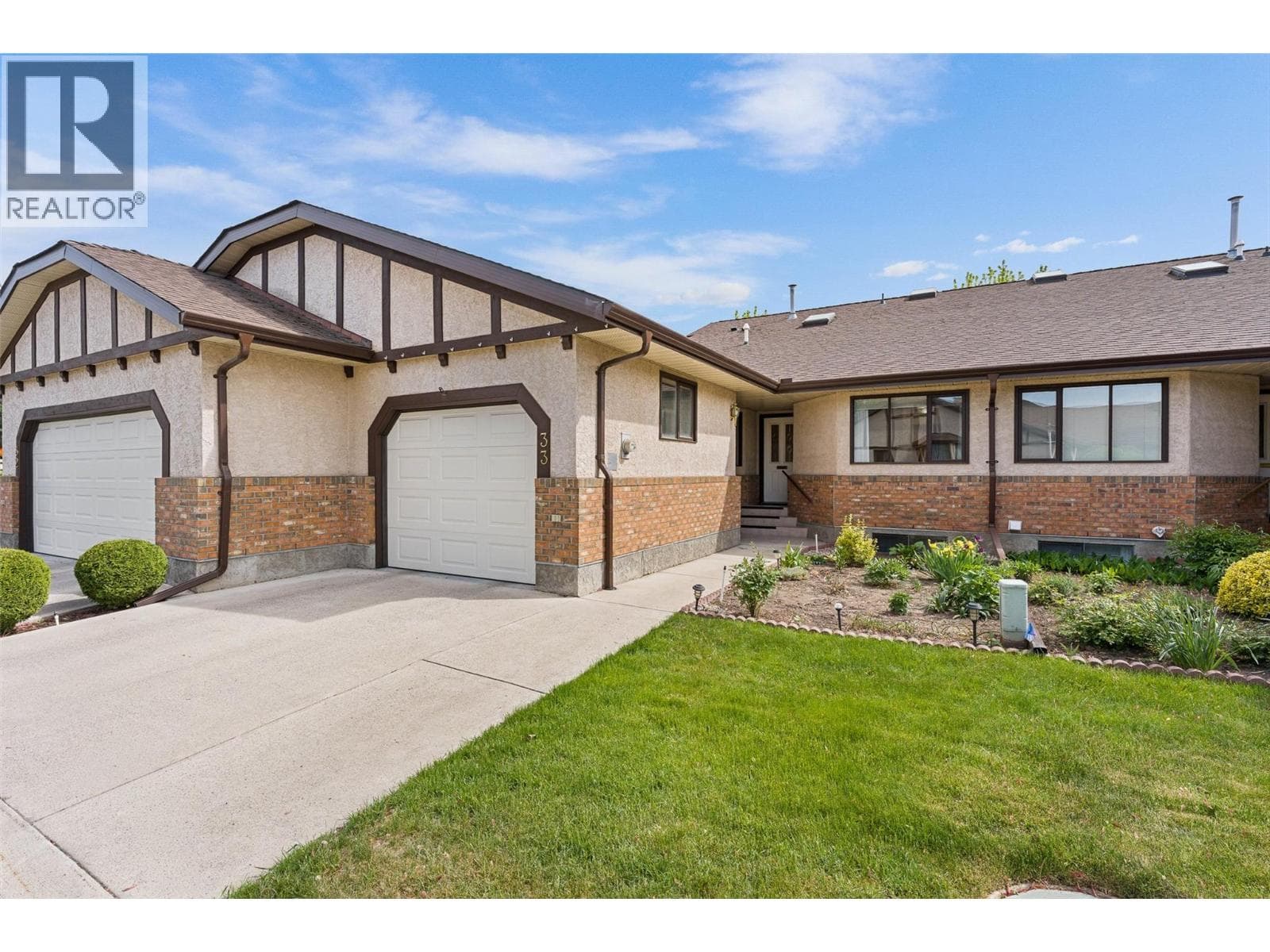 33 2200 GORDON DRIVE, Interior REALTORS® — photo 2