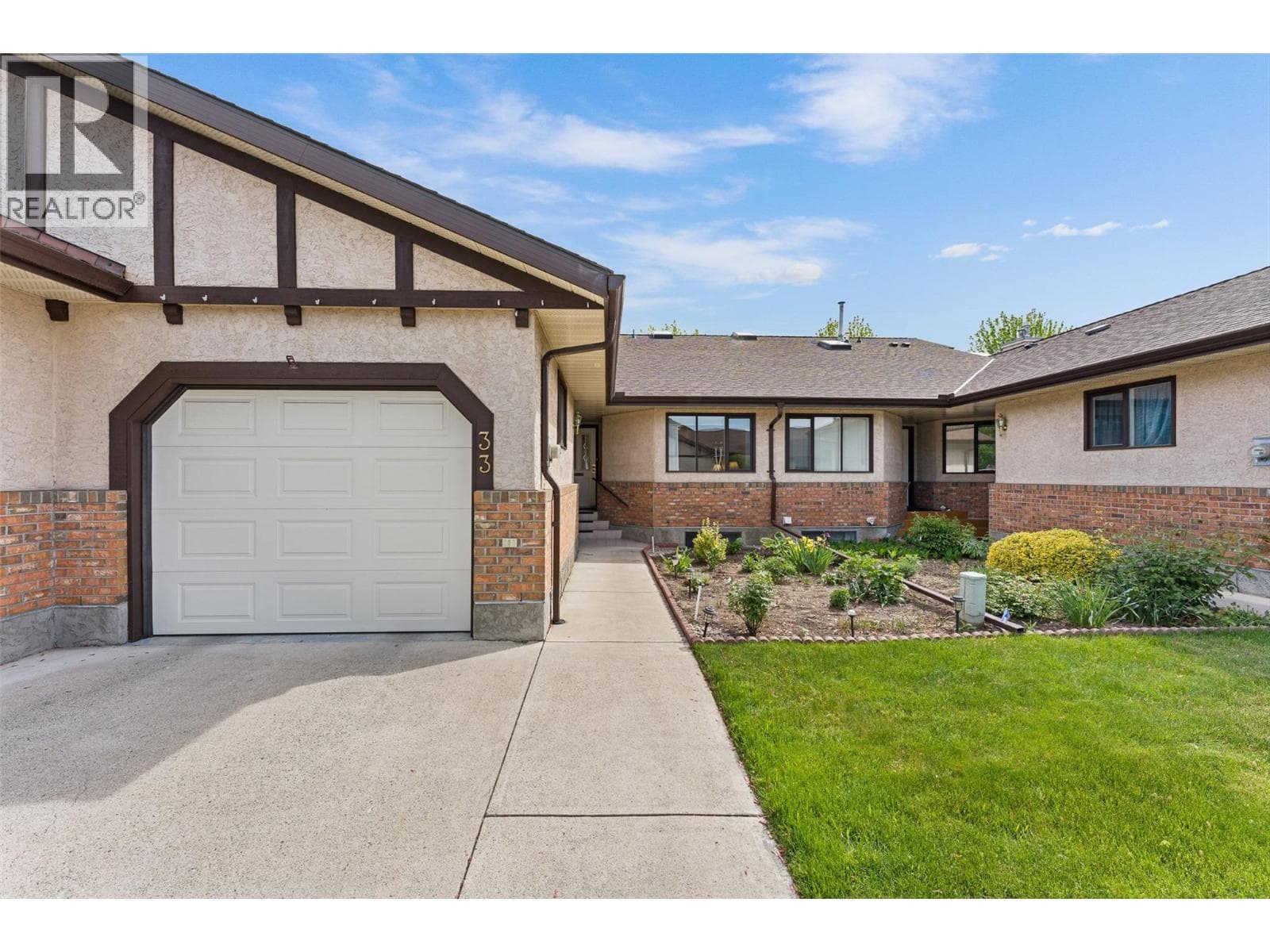33 2200 GORDON DRIVE, Interior REALTORS® — photo 4
