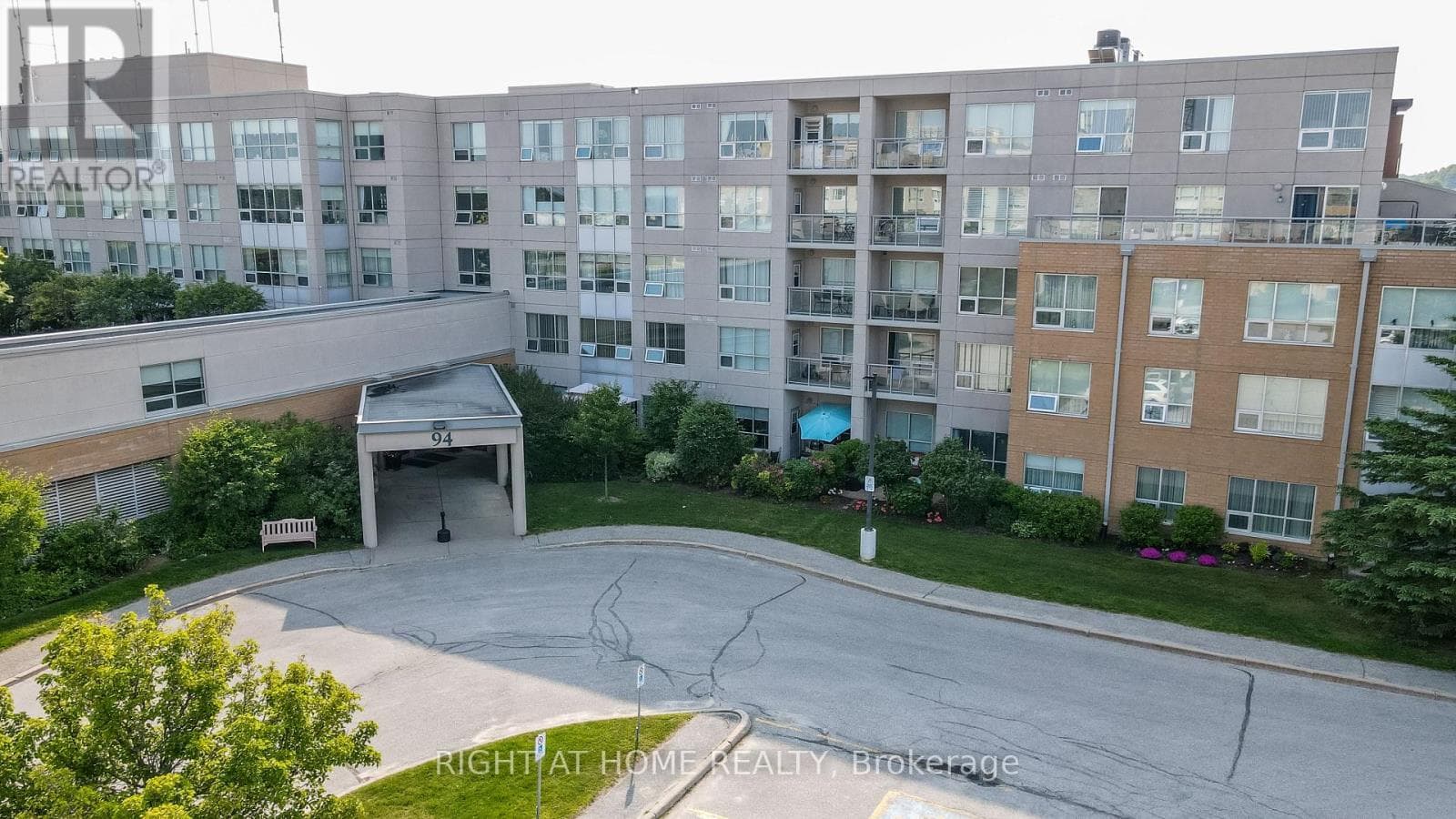 403 - 94 DEAN AVENUE in 