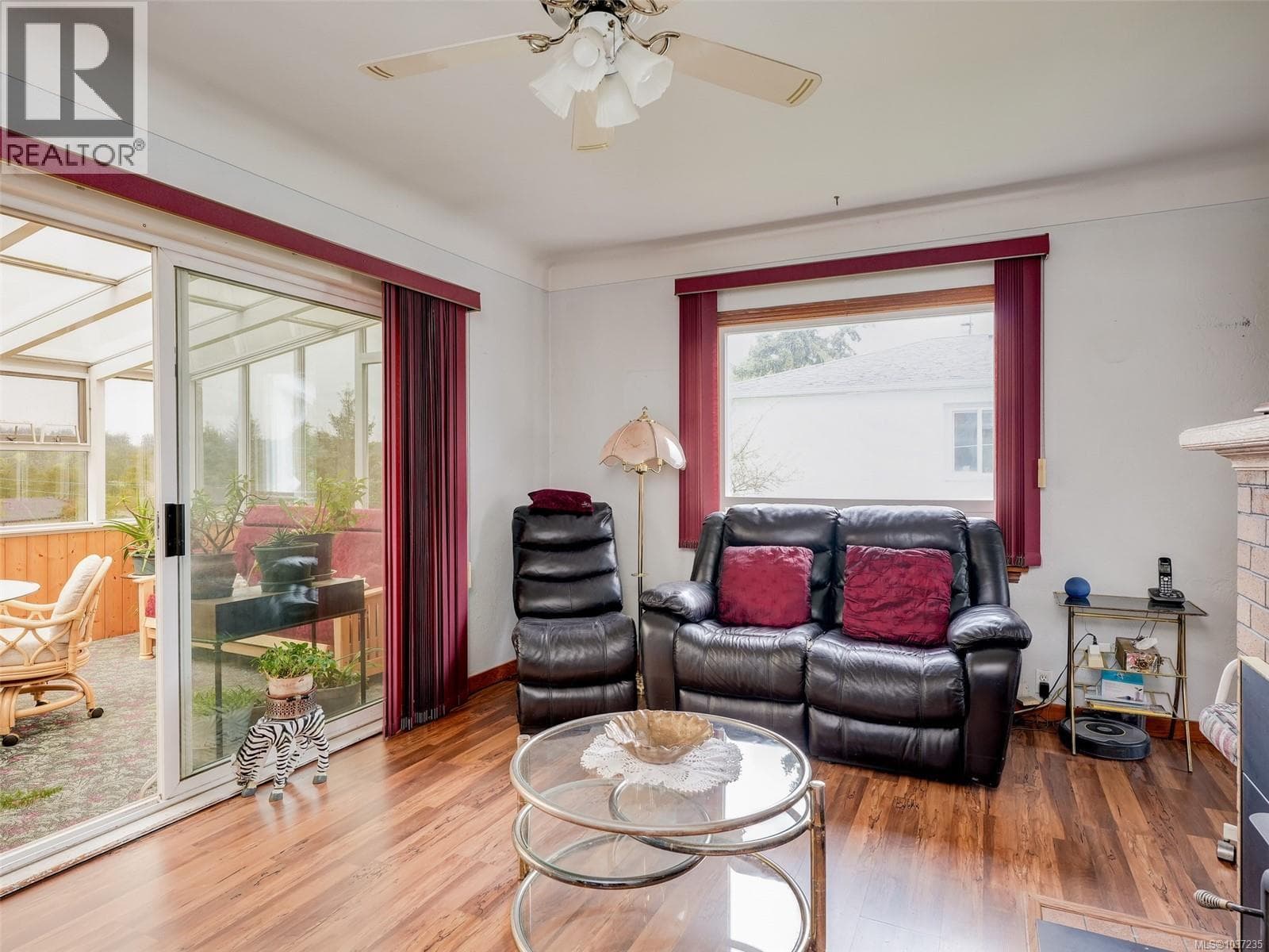 4034 CAREY ROAD, Victoria — photo 4
