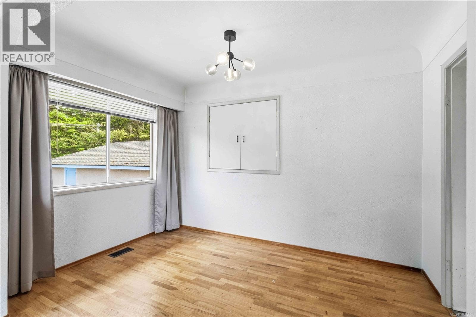 993 McCallum Rd, Victoria — photo 5