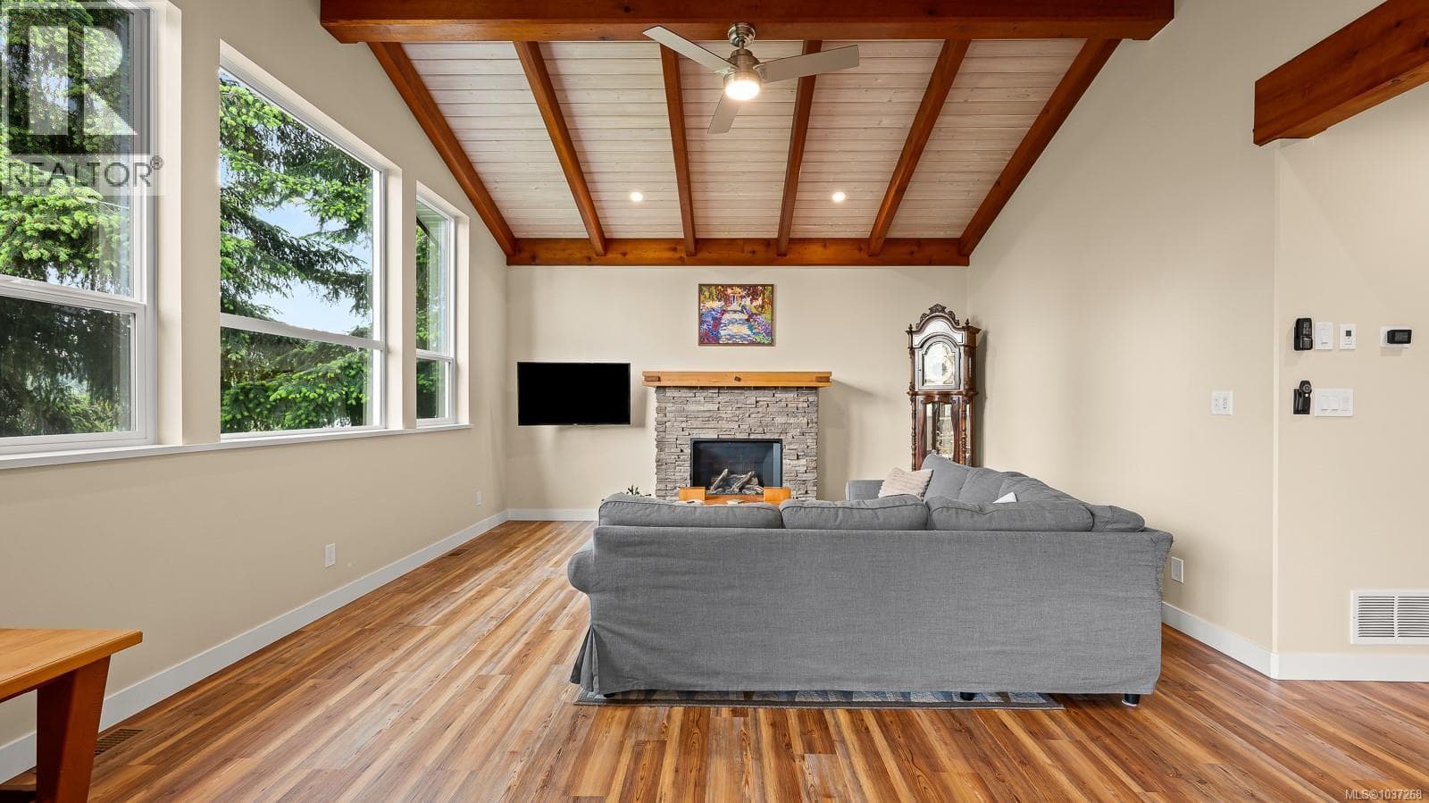 405 Rockland Rd, Vancouver Island — photo 5
