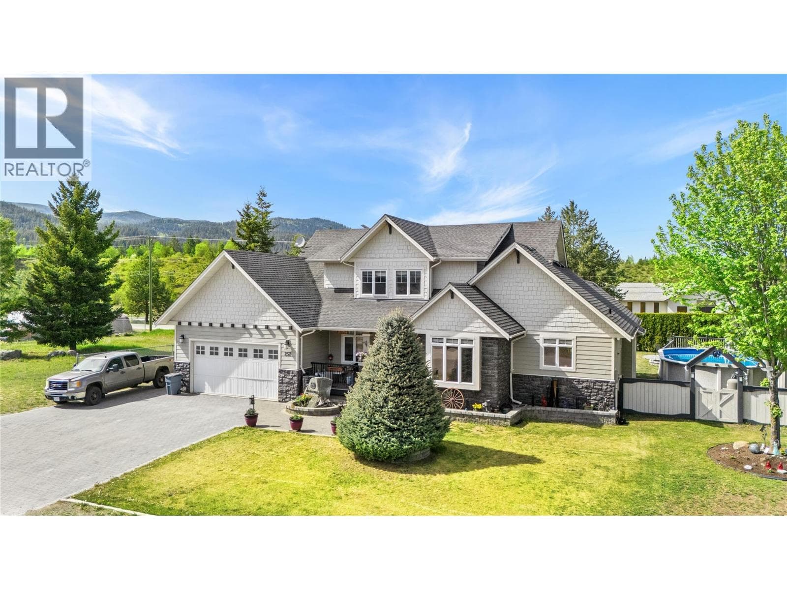 252 Oriole Way, Interior REALTORS® — photo 2