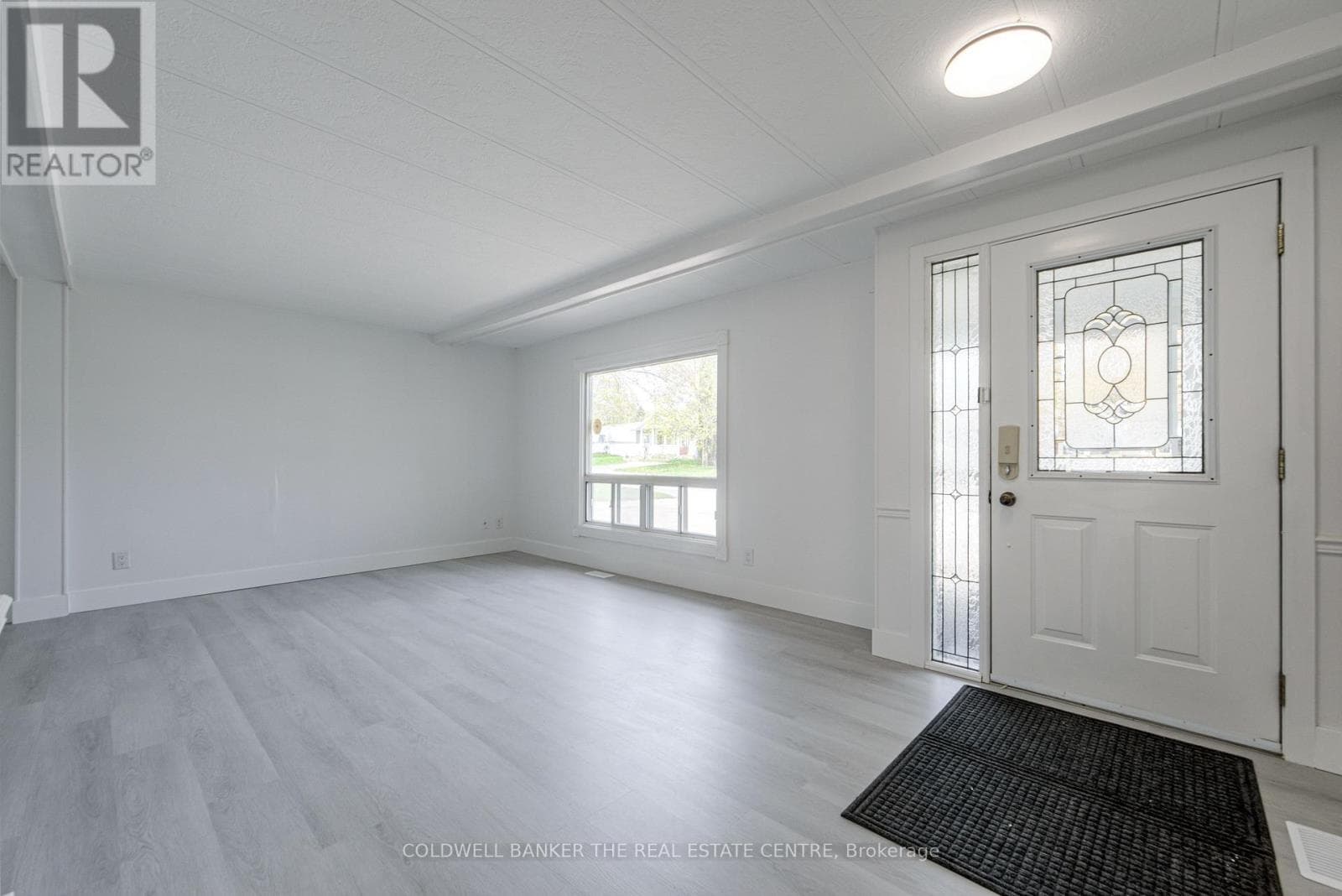 17 LINDEN LANE, Toronto — photo 2