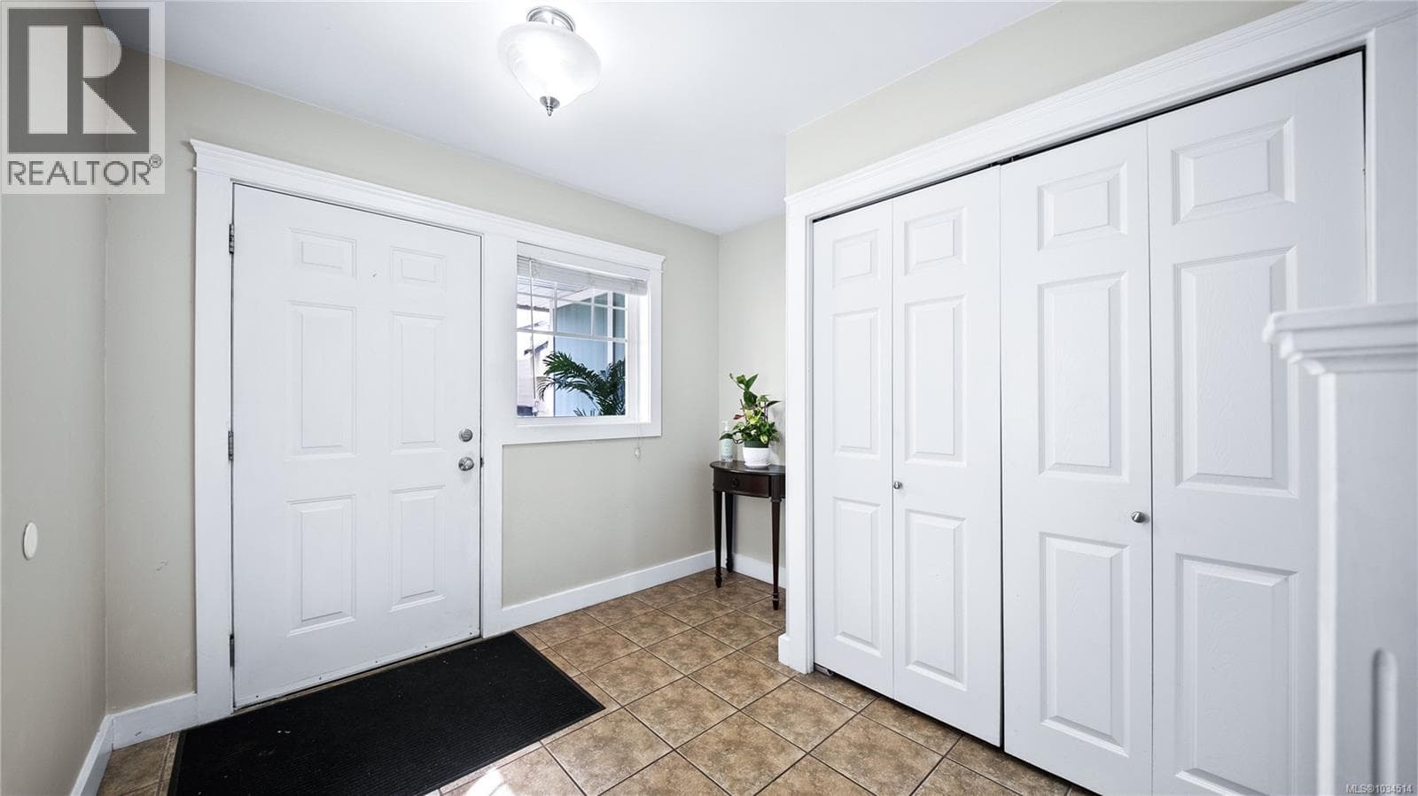 5 921 Colville Rd, Victoria — photo 4