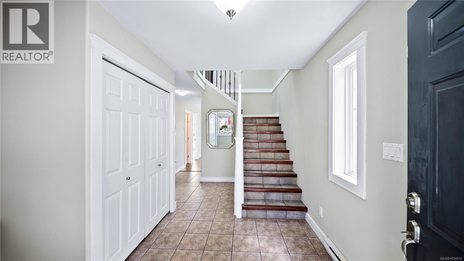 5 921 Colville Rd, Victoria — photo 5