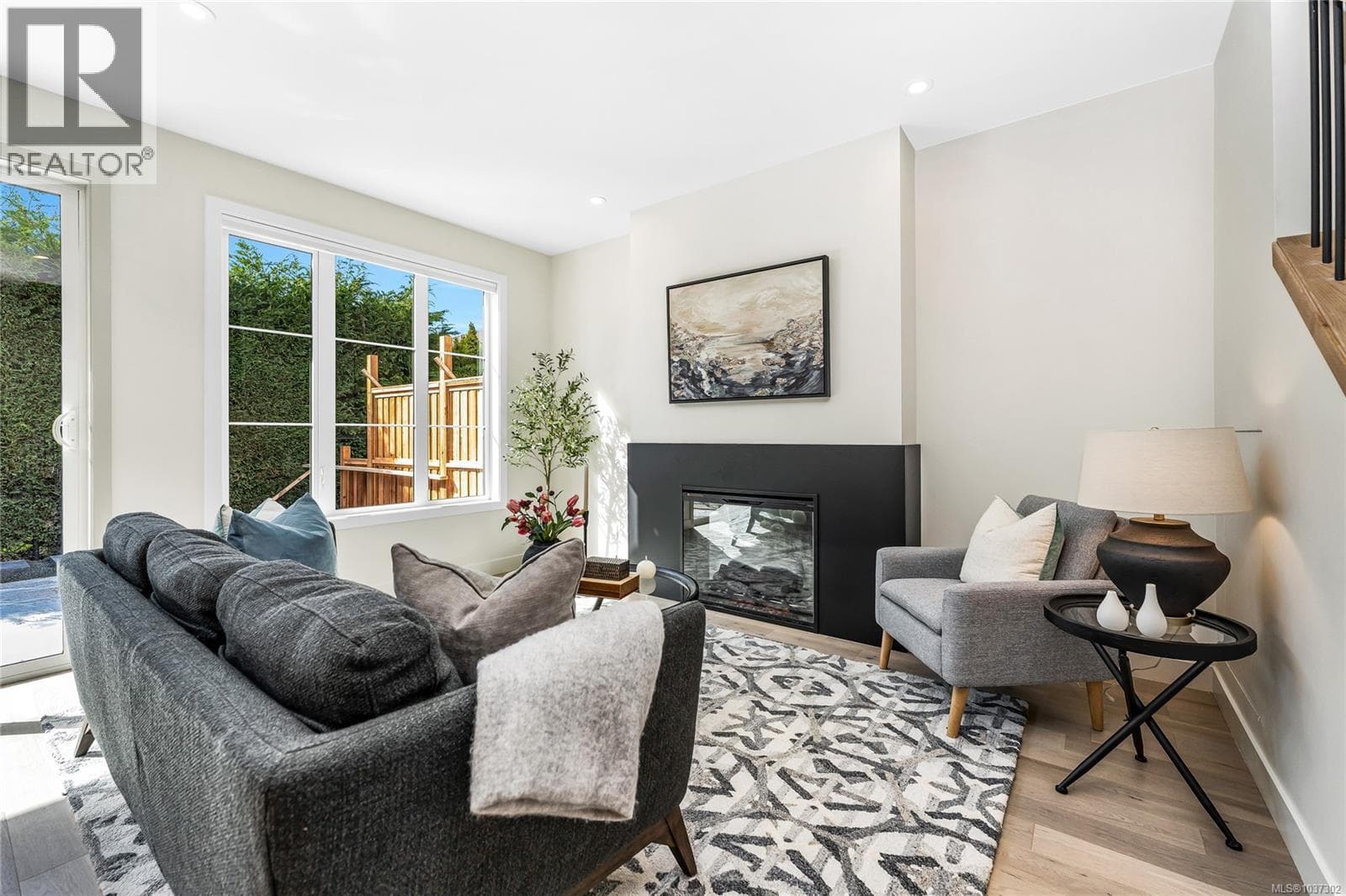 4 3333 Henderson Rd, Victoria — photo 3