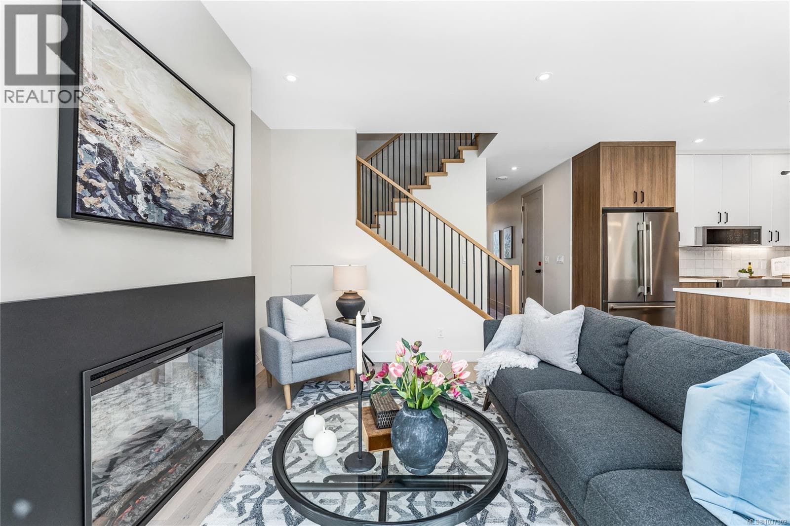 4 3333 Henderson Rd, Victoria — photo 5