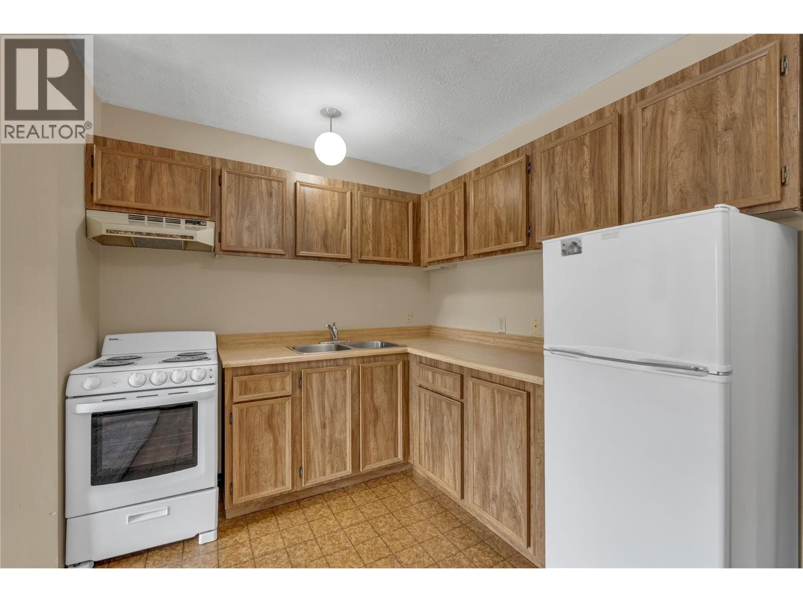 150 SKAHA Place Unit# 209, Interior REALTORS® — photo 5