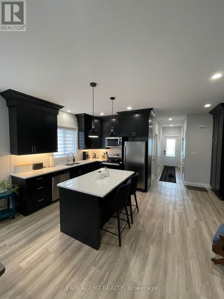 2 - 255 ALBERT STREET, London and St. Thomas — photo 3