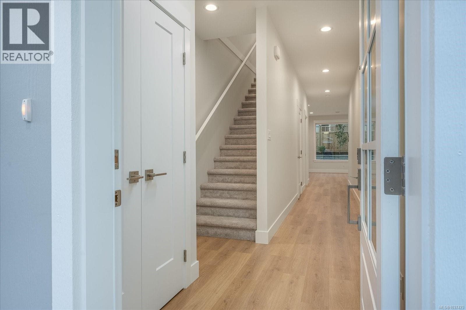 4552 Suncrest Rd, Vancouver Island — photo 3