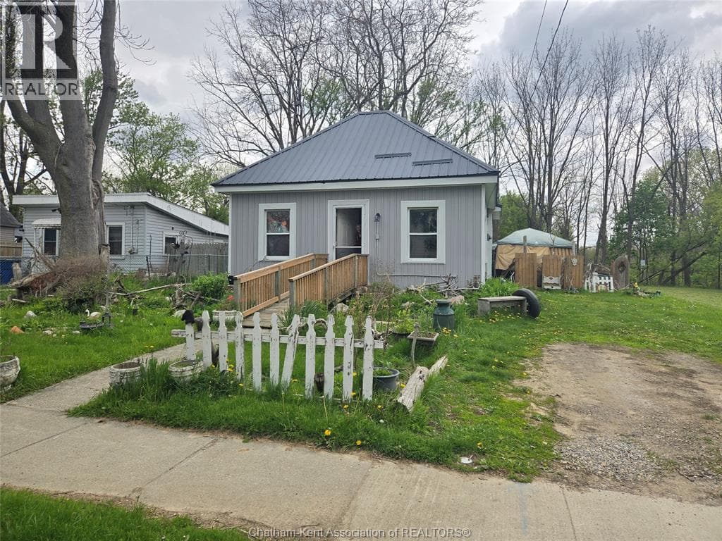 249 KING STREET East, Chatham Kent — photo 2