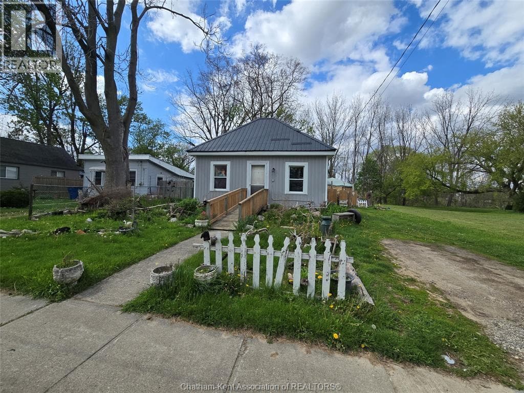 249 KING STREET East, Chatham Kent — photo 4